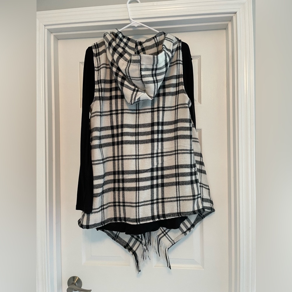 2 shirts selling together